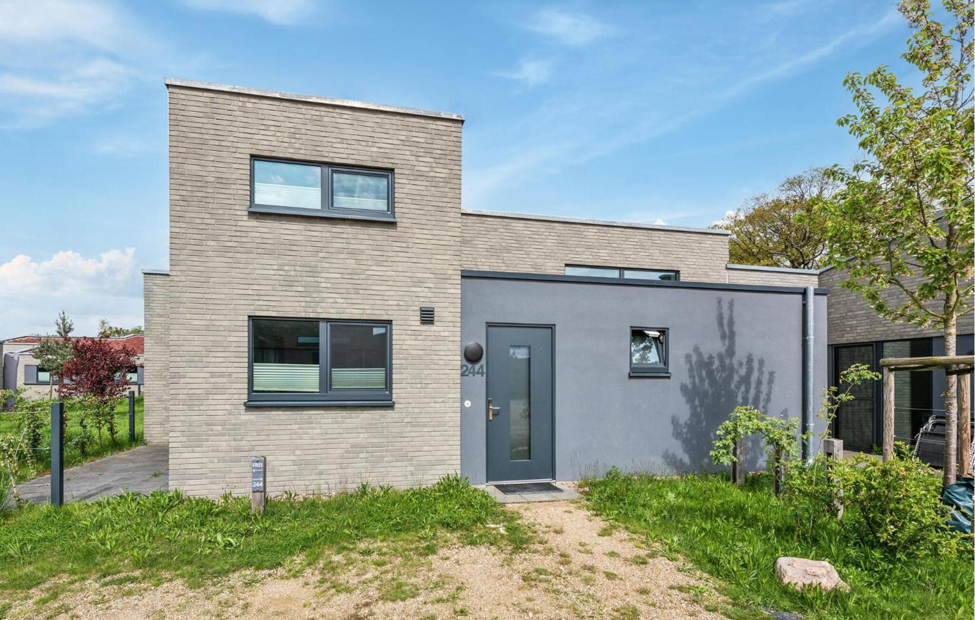 Awesome Home In Lembruch-Duemmer See With Kitchen Exterior foto