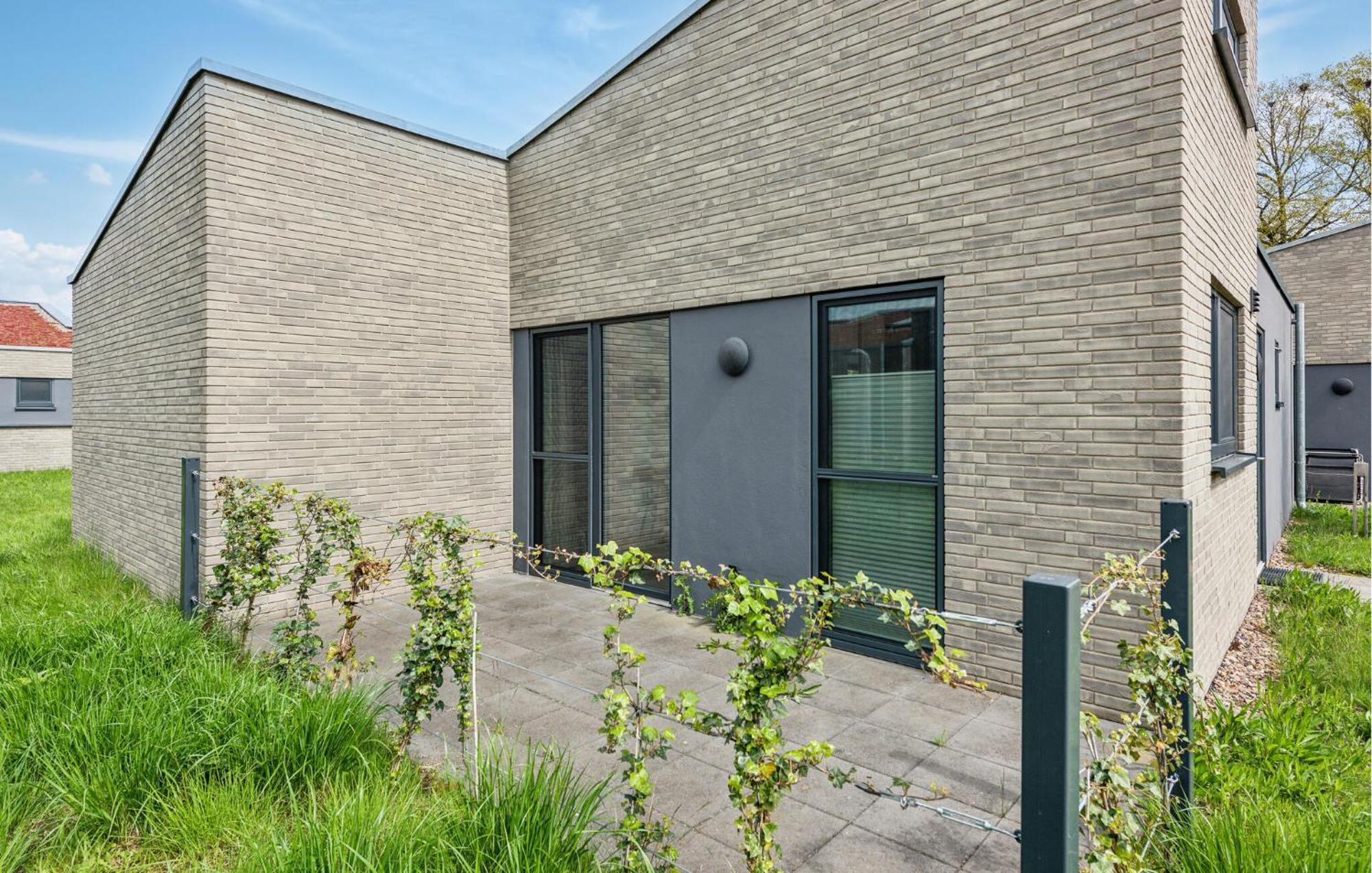 Awesome Home In Lembruch-Duemmer See With Kitchen Exterior foto